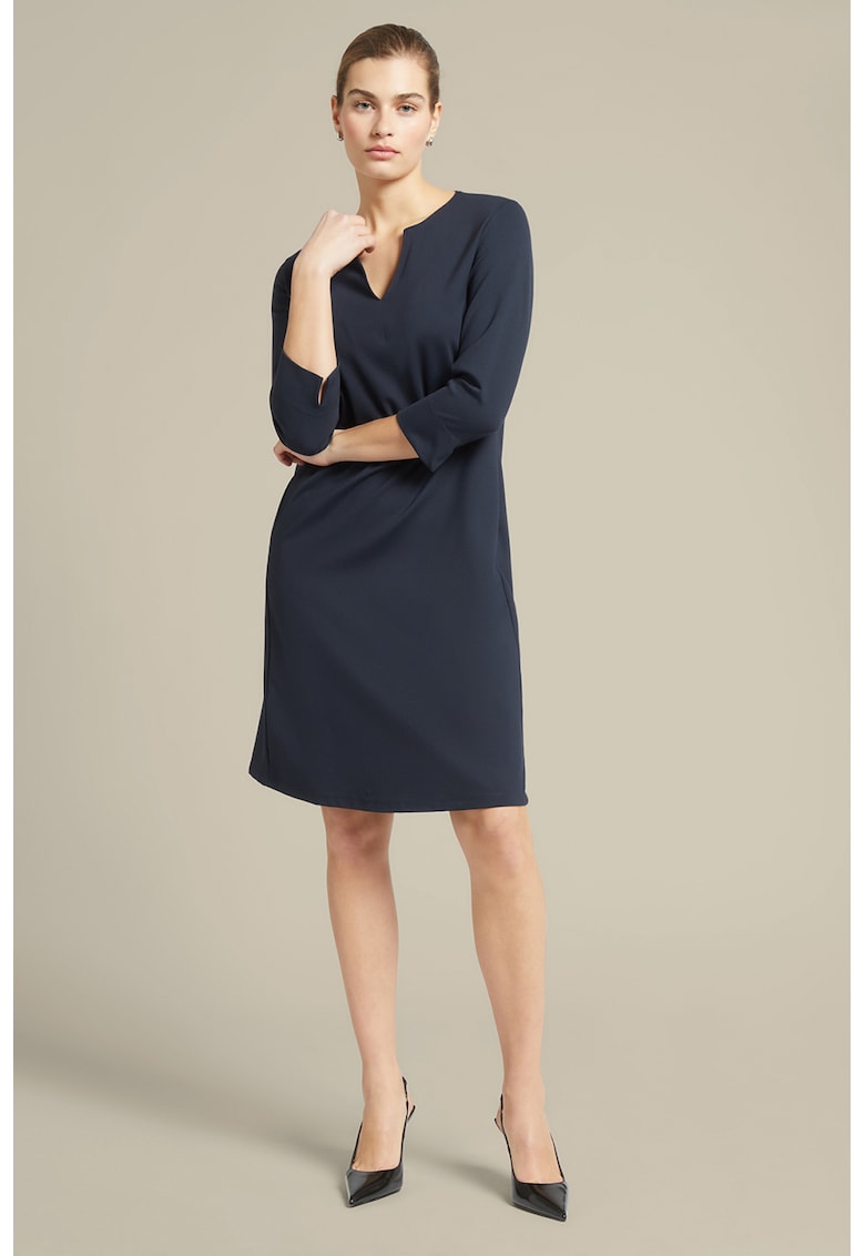 Rochie dreapta cu buzunare laterale Rochie dreapta cu buzunare laterale