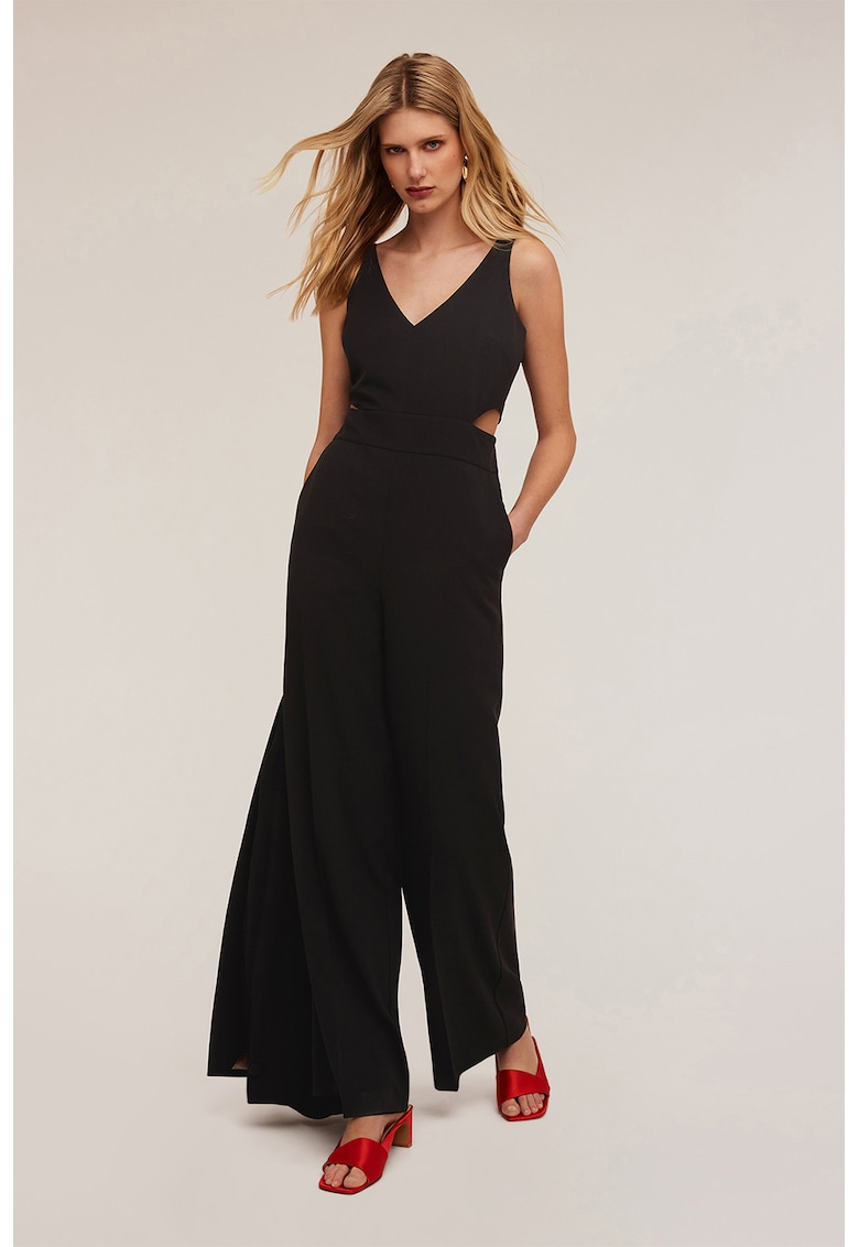 Salopeta cu decolteu in V si decupaje in talie