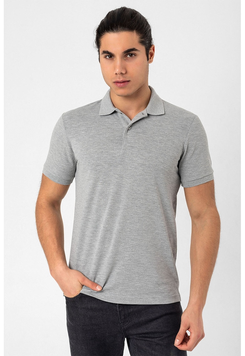 Tricou polo regular fit cu detaliu cu logo discret