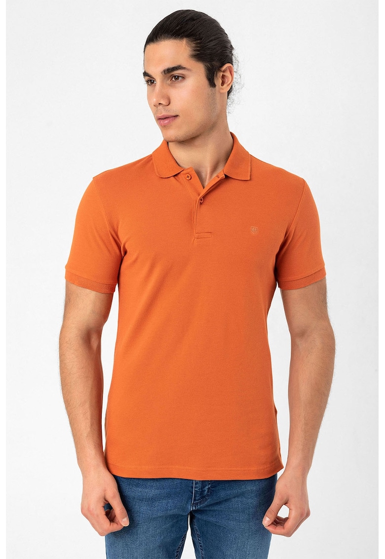 Tricou polo regular fit cu detaliu cu logo discret