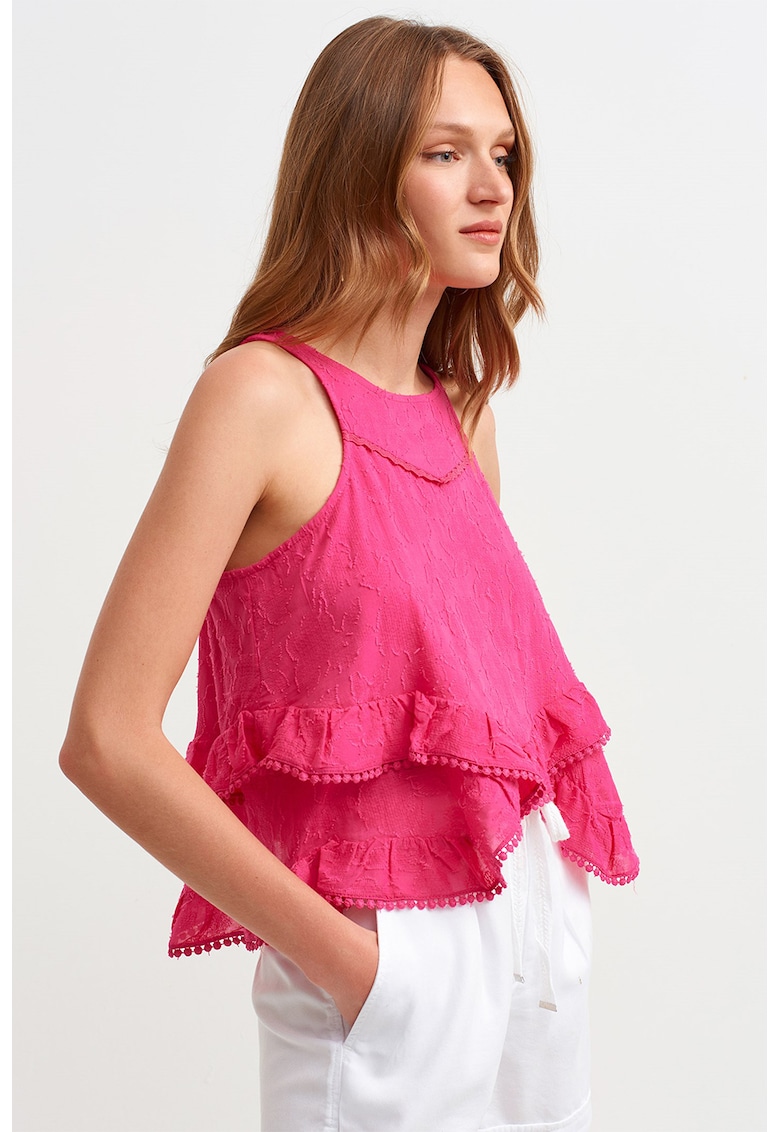 Top cu volane stratificate