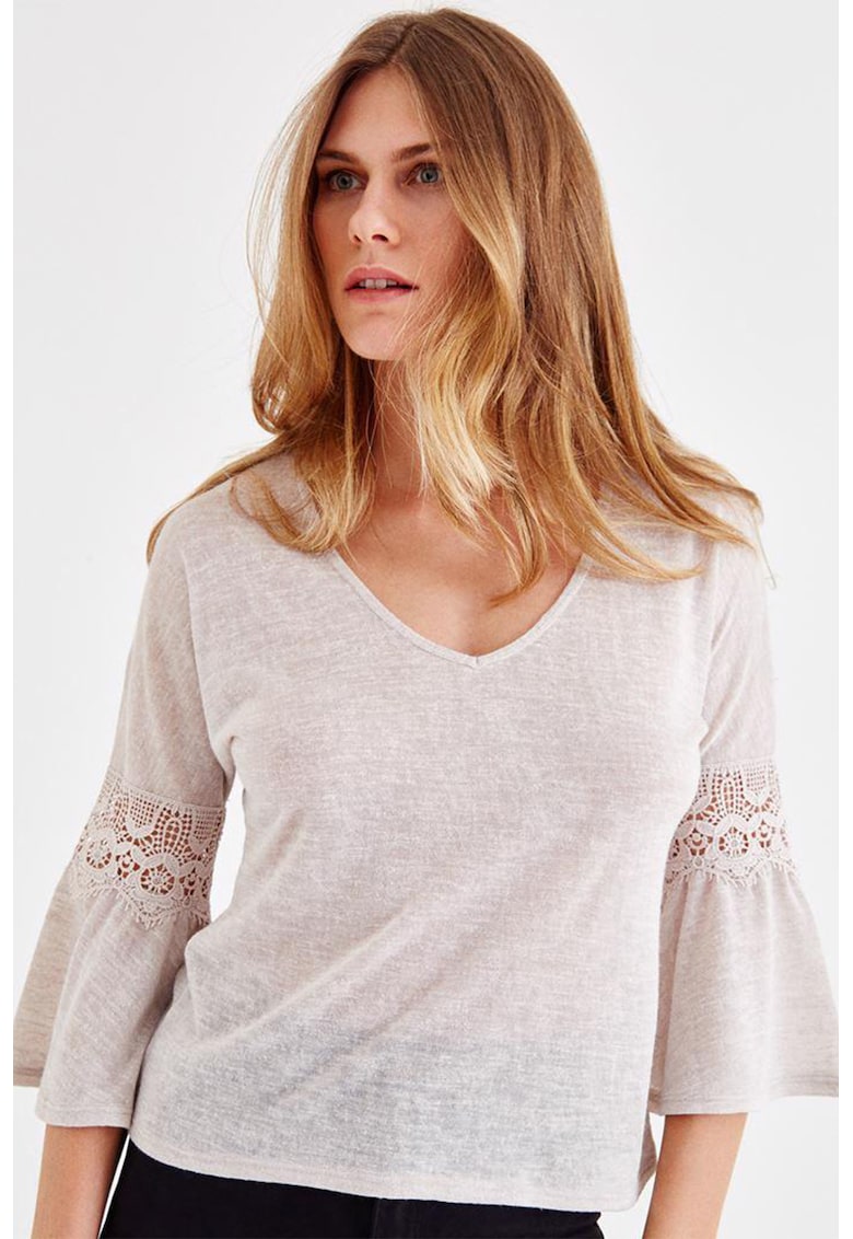 Bluza cu decolteu in V si maneci clopot