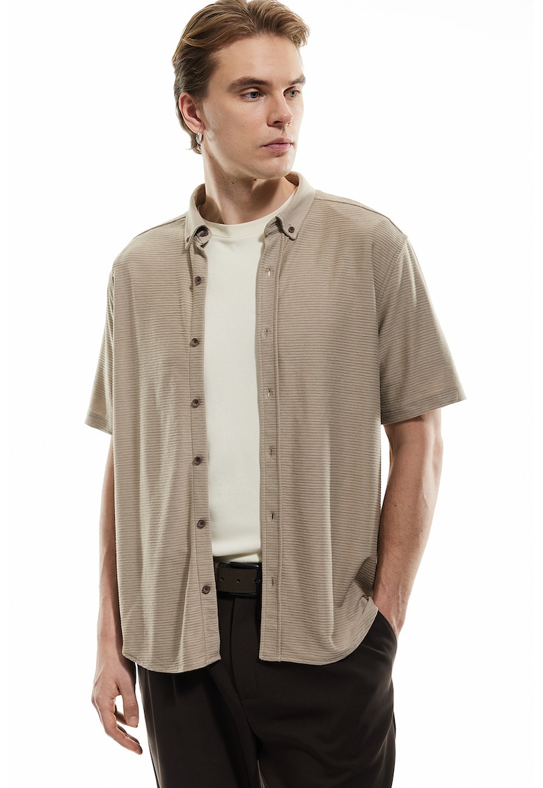 Camasa cu guler fixat cu nasturi