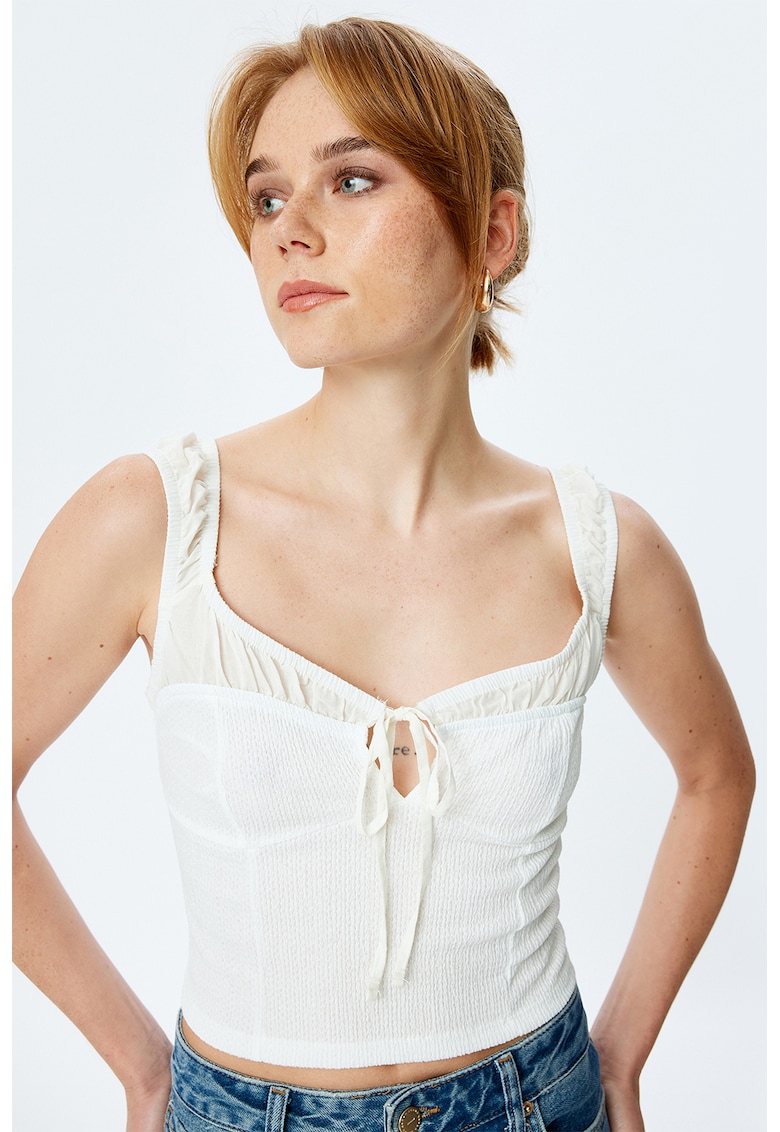 Top crop cu decolteu patrat