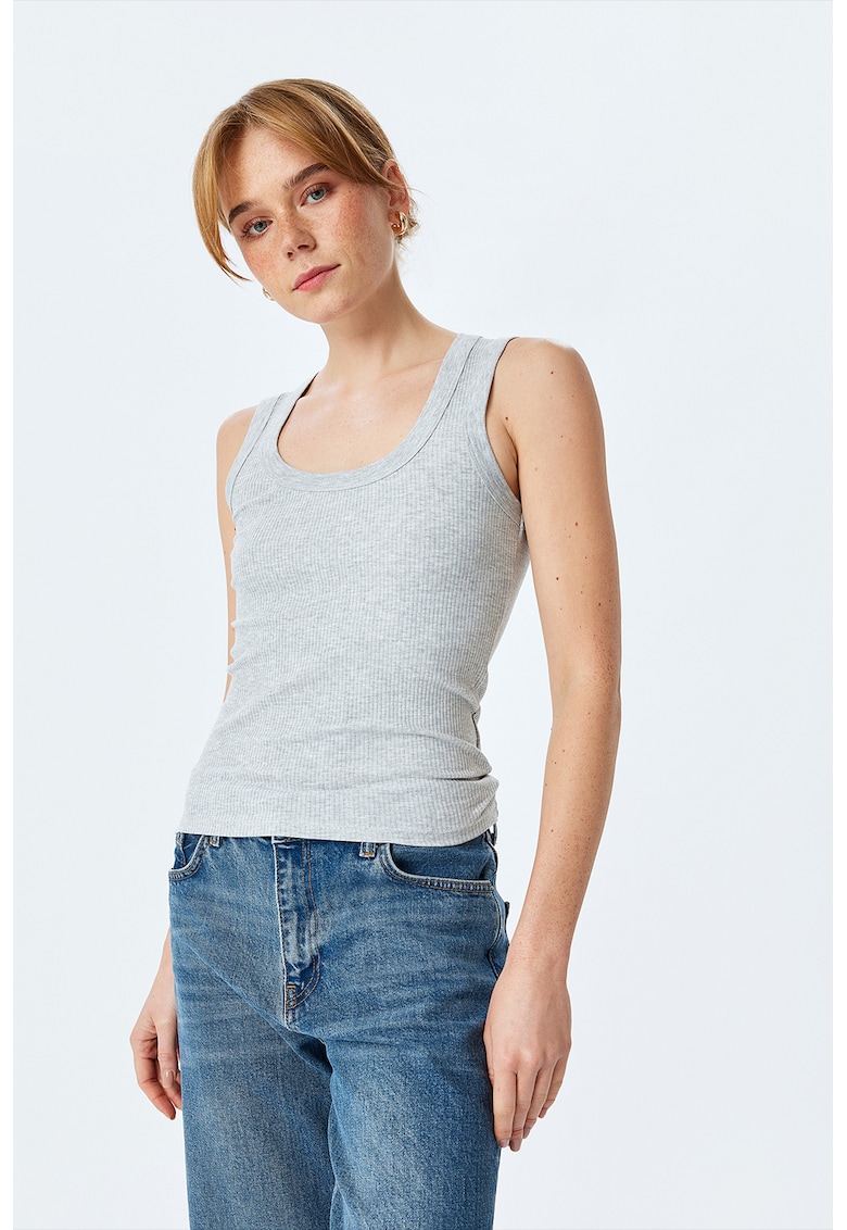 Top cu aspect striat