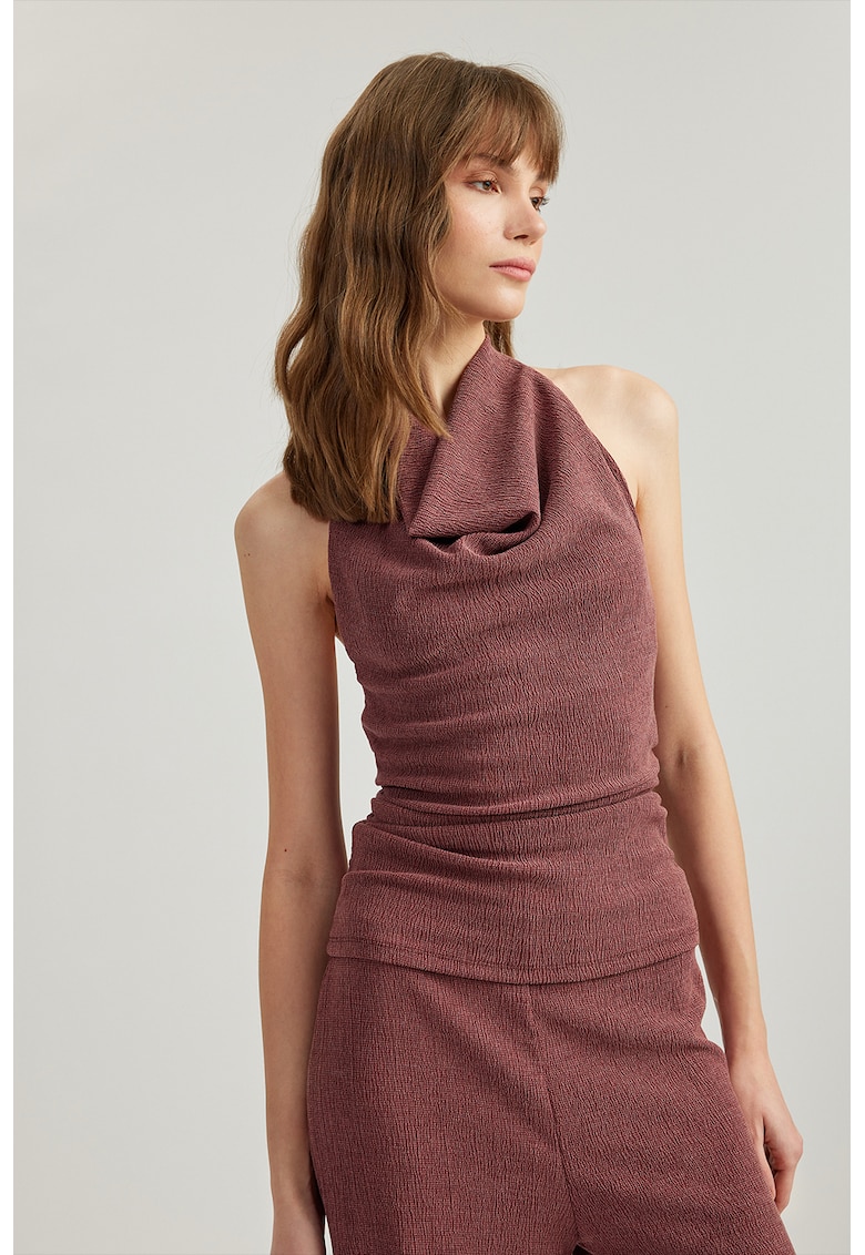 Top slim fit cu decolteu halter