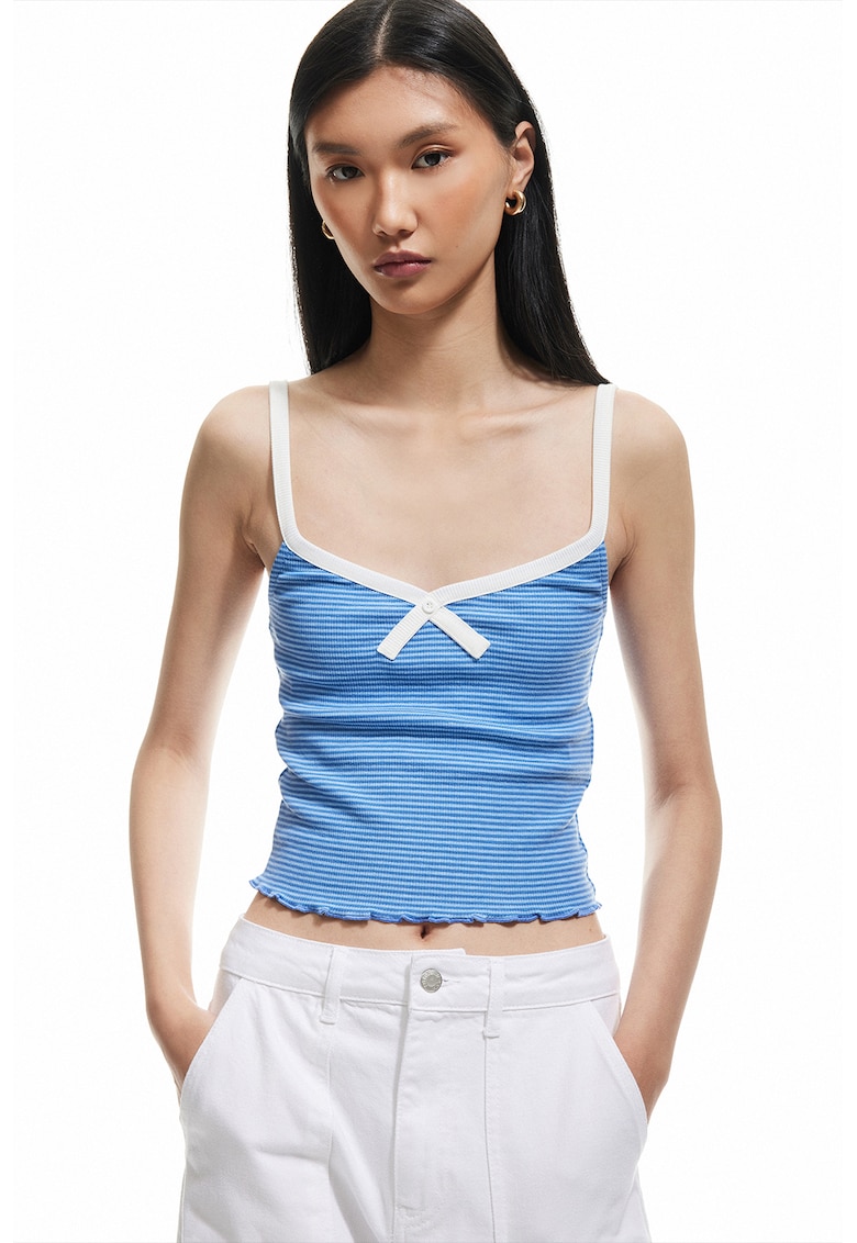 Top crop cu terminatii valurite