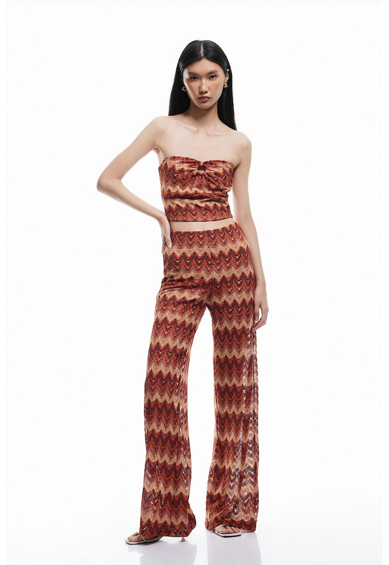 Top crop cu model grafic