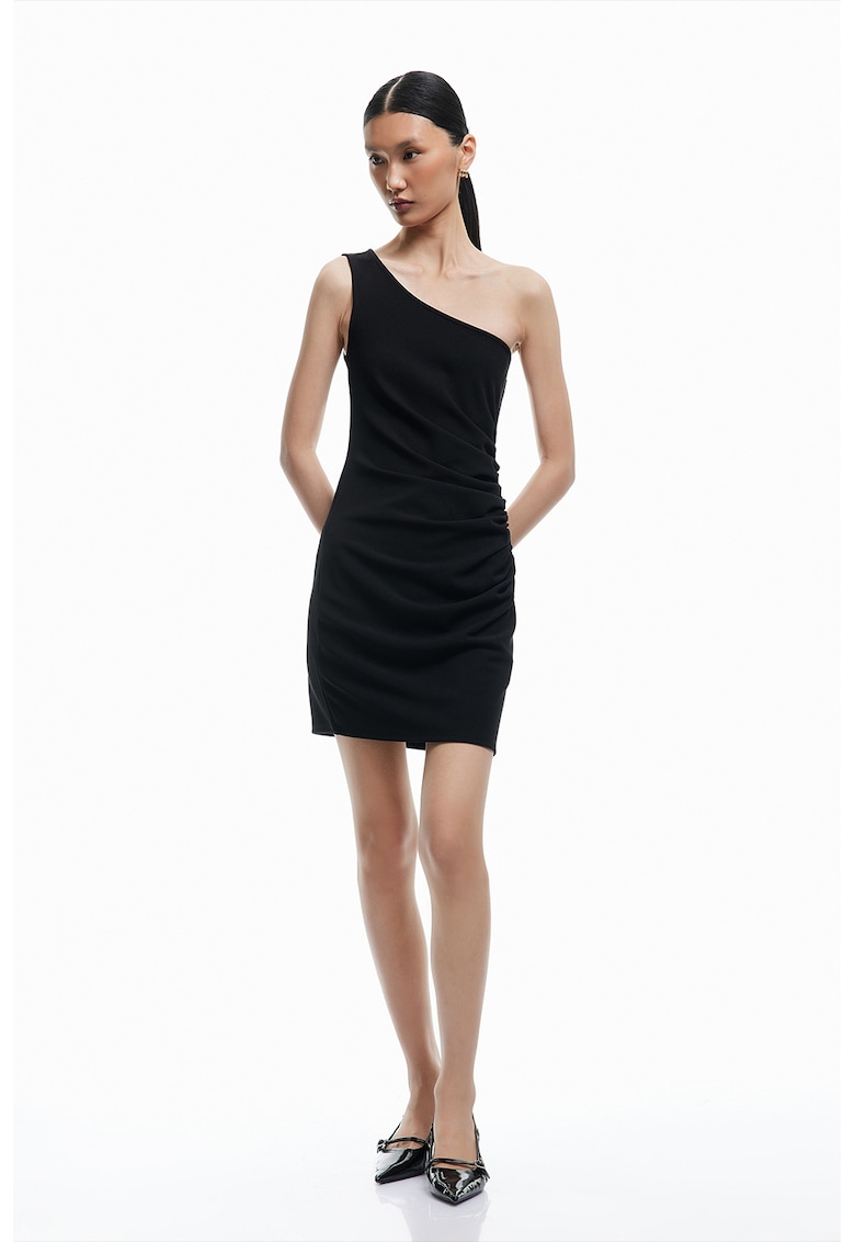 Rochie cu decolteu pe un umar si volane