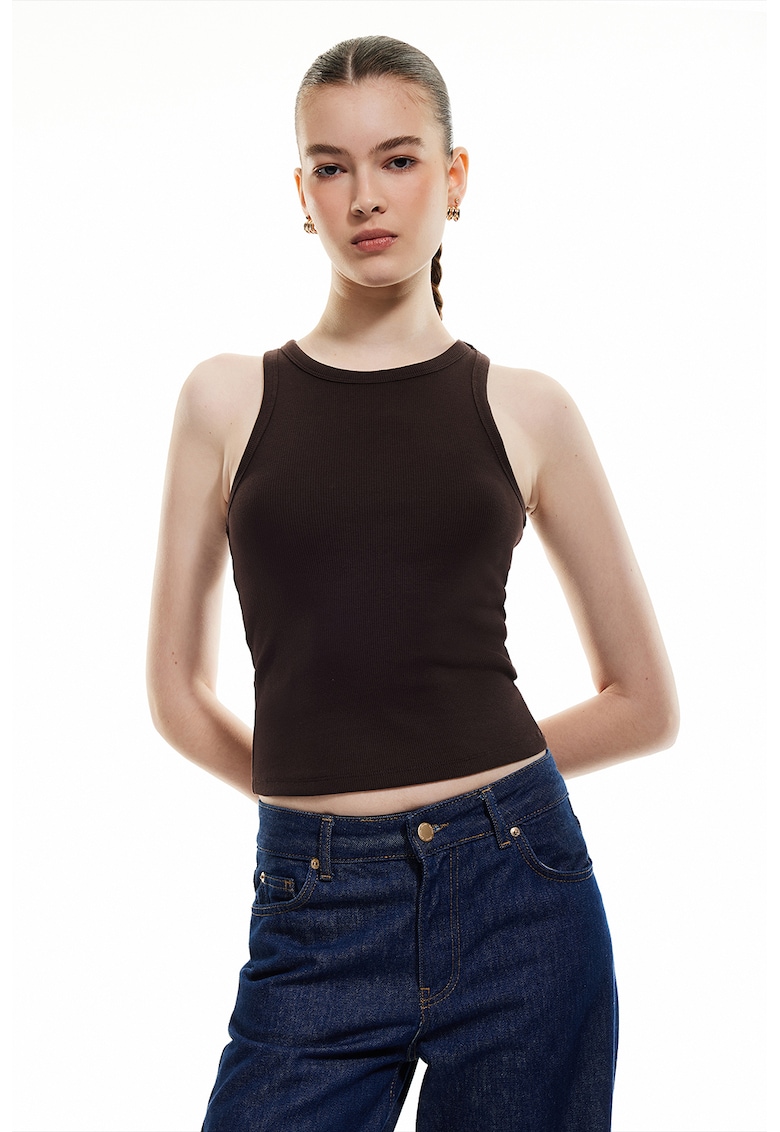 Top uni cu decolteu la baza gatului - Maro inchis