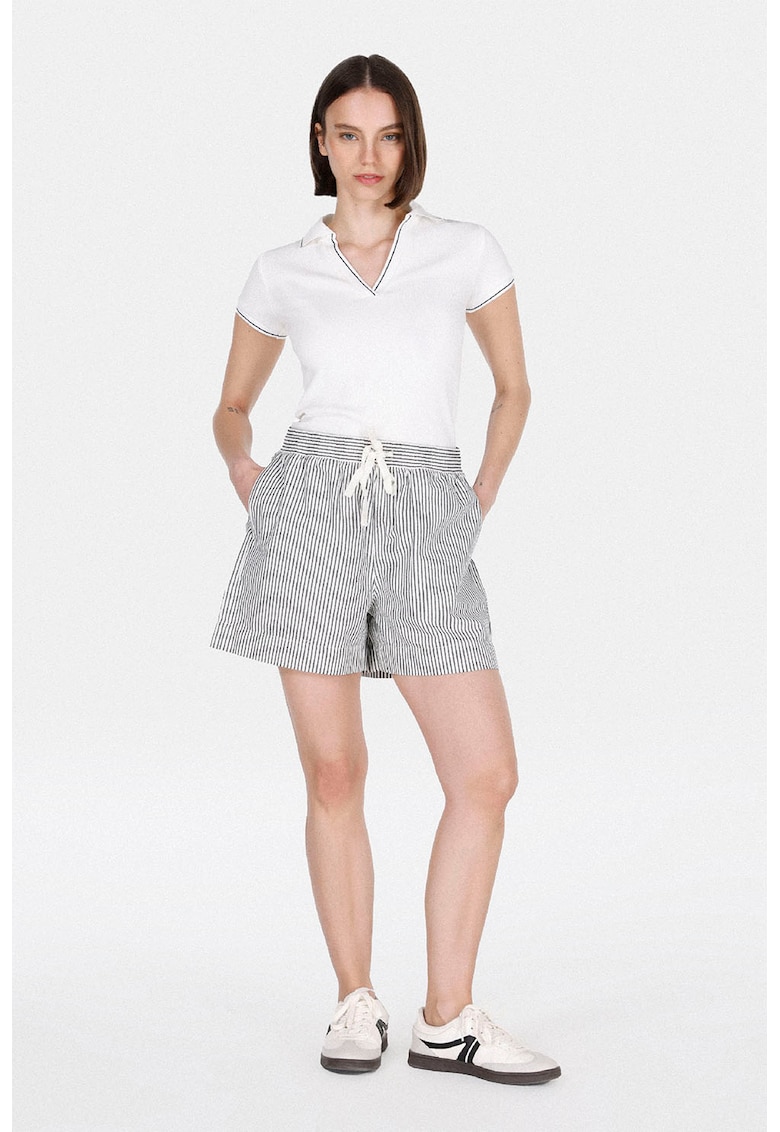 Pantaloni scurti cu dungi - snur si buzunare laterale