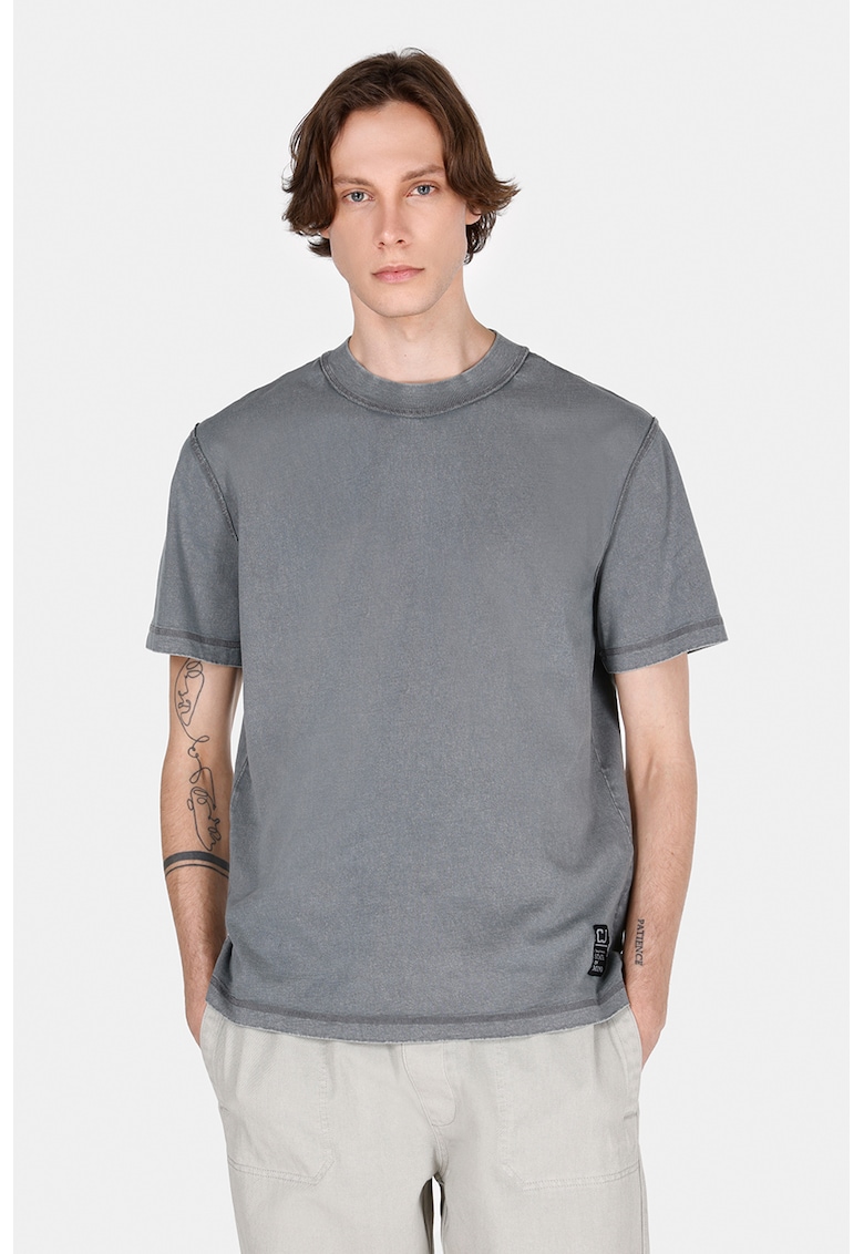 Tricou cu decolteu la baza gatului si model uni - Gri melange