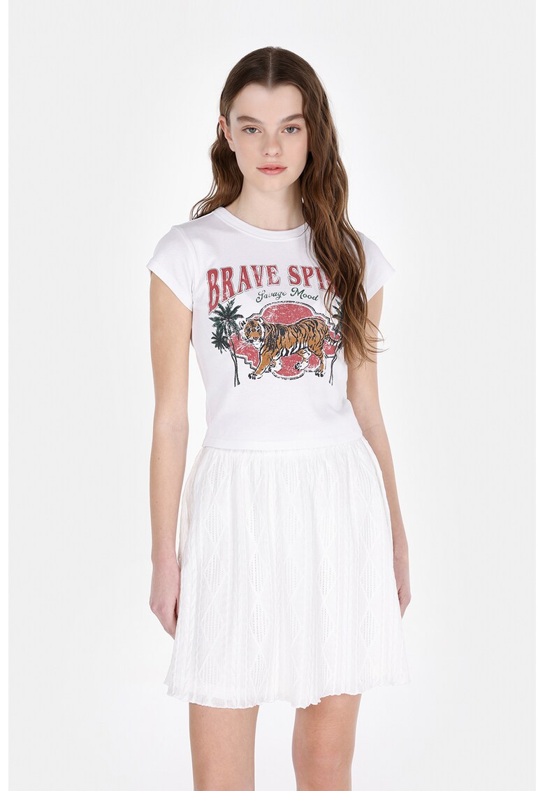 Tricou cu decolteu la baza gatului si imprimeu grafic - Rosu/Alb