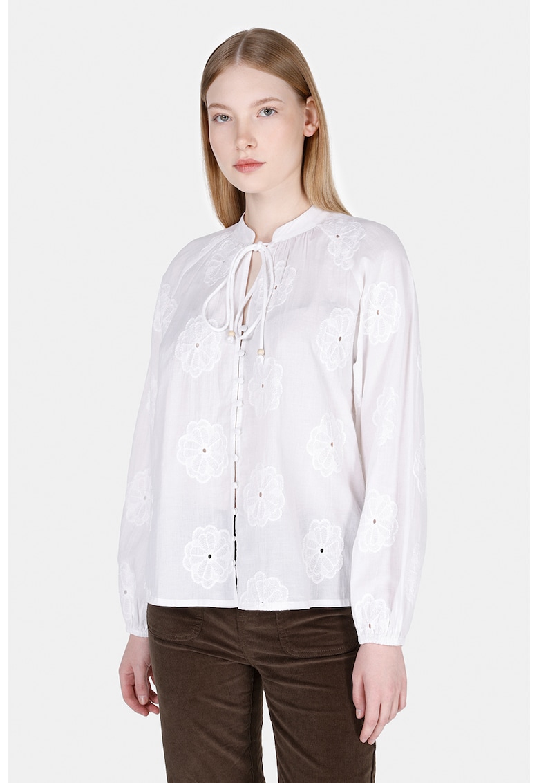 Camasa cu perforatii