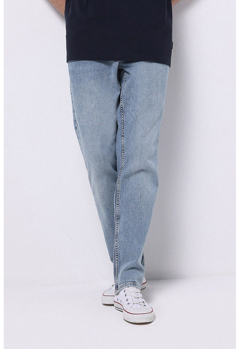 Blugi drepti cu talie medie