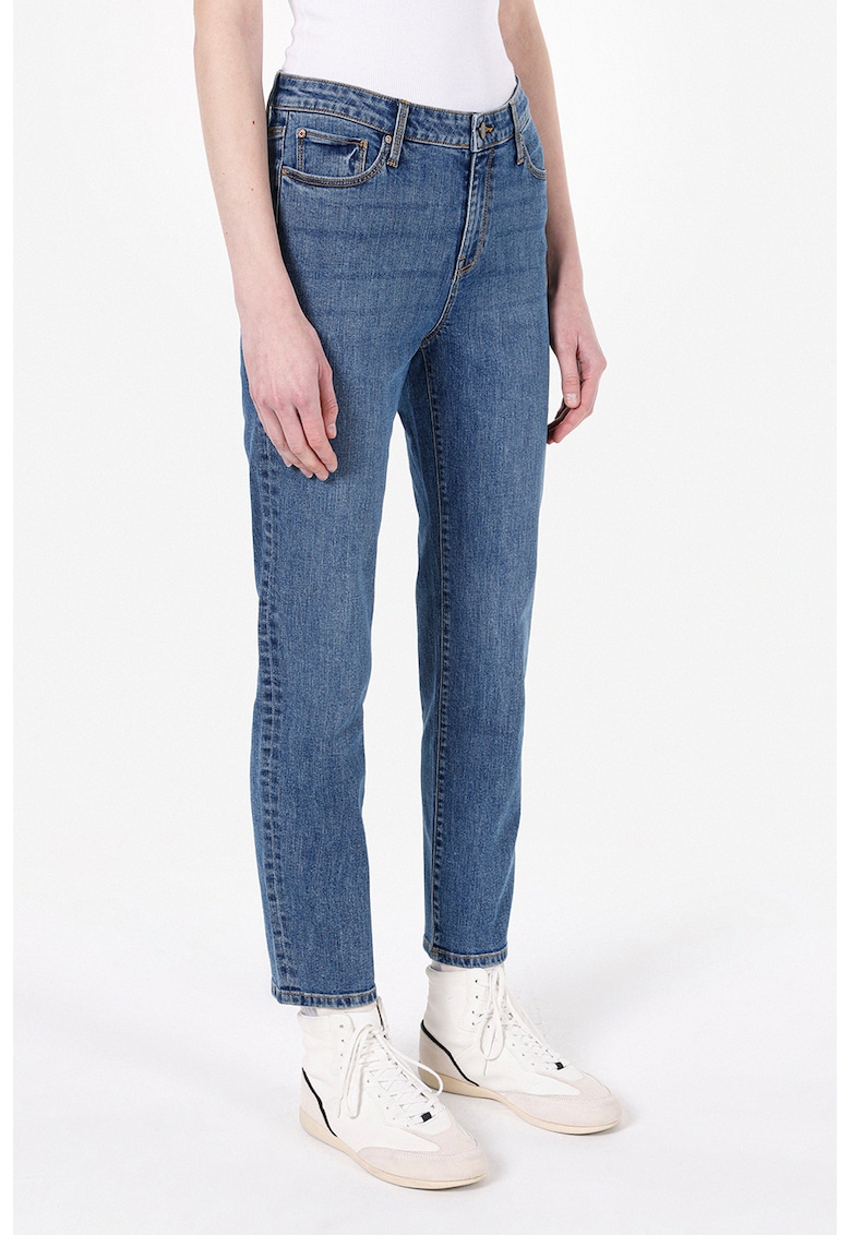 Blugi cu talie inalta si model cu 5 buzunare