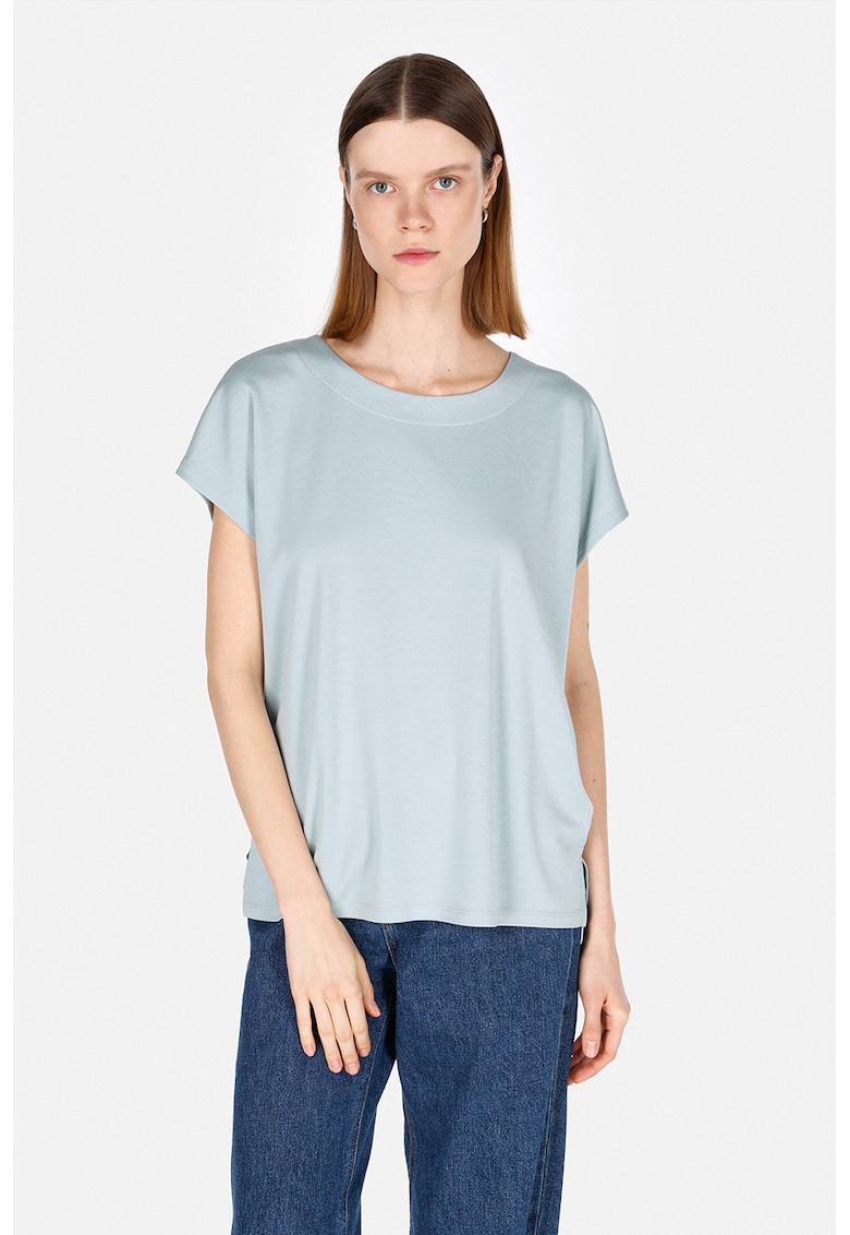 Tricou lejer cu decolteu la baza gatului - Albastru pastel