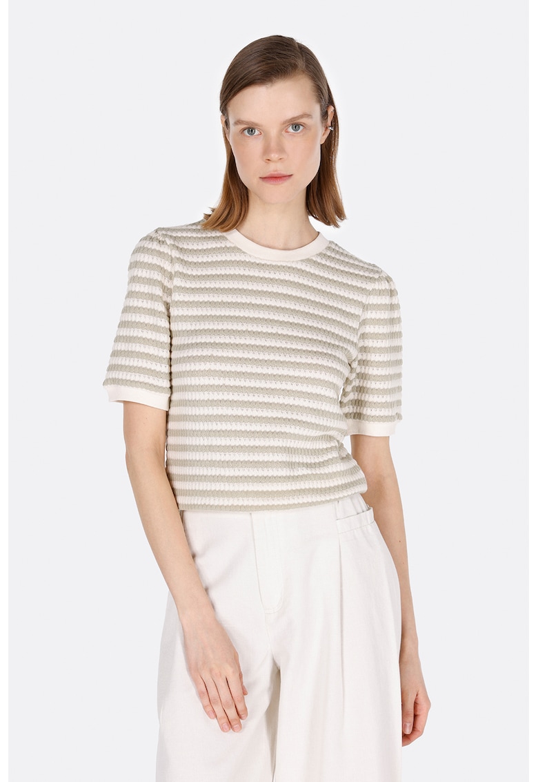 Pulover cu maneci scurte si model Pulover cu maneci scurte si model