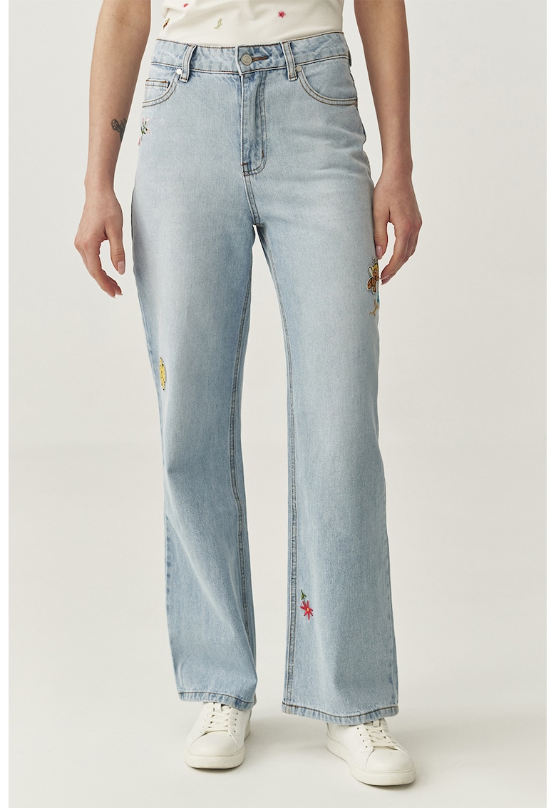 Blugi drepti cu aplicatii