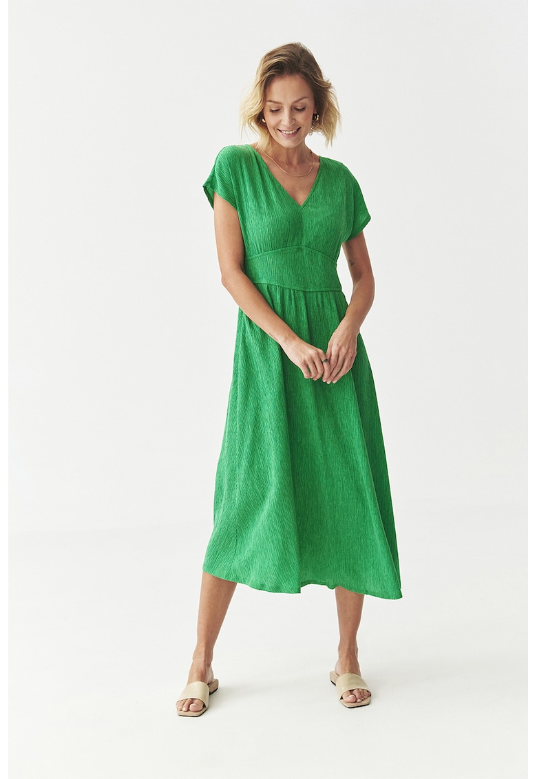 Rochie midi cu croiala evazata si decolteu in V