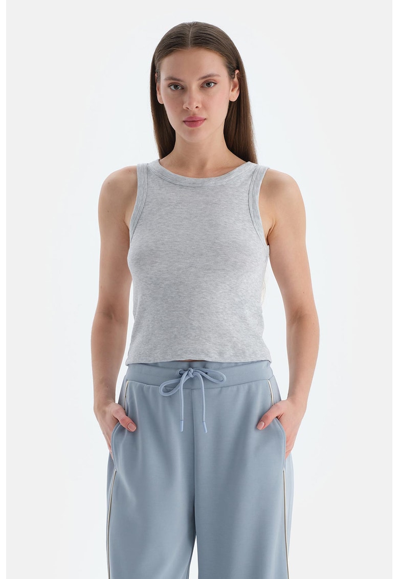 Top striat cu croiala slim-fit