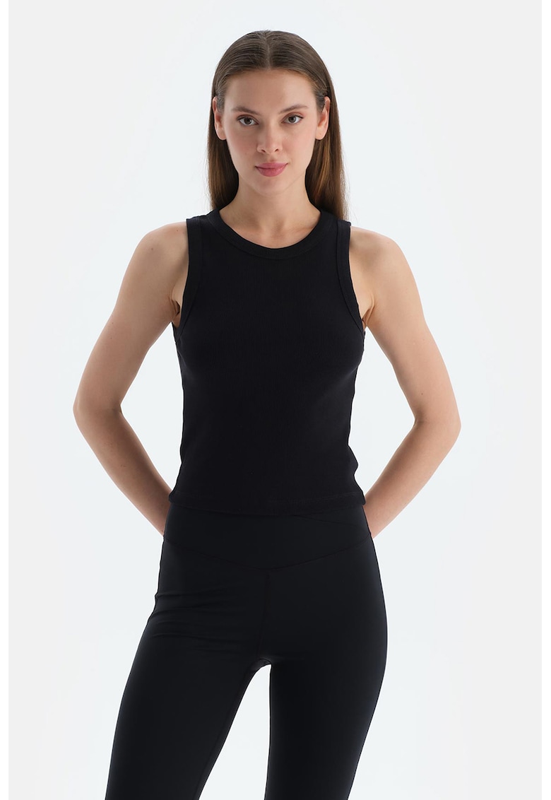 Top striat cu croiala slim-fit