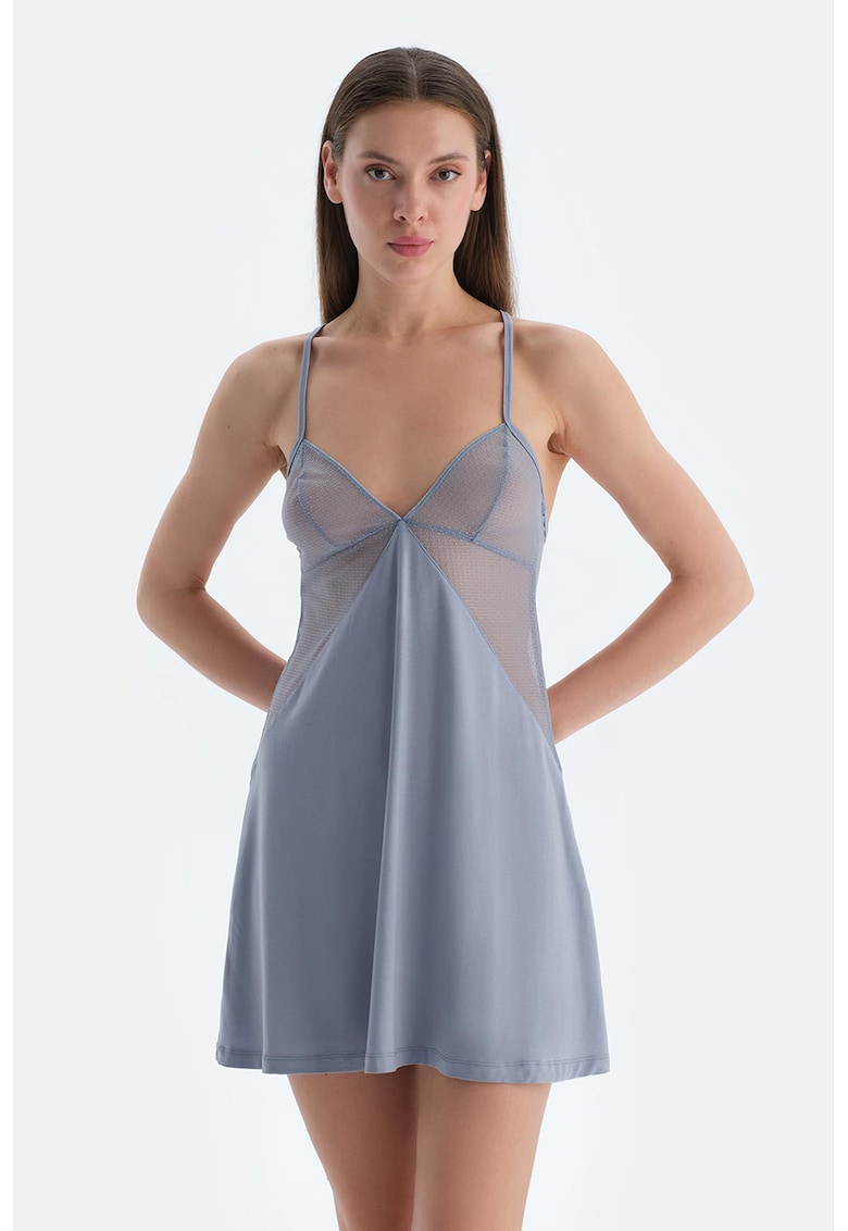 Negljeu cu bretele inguste