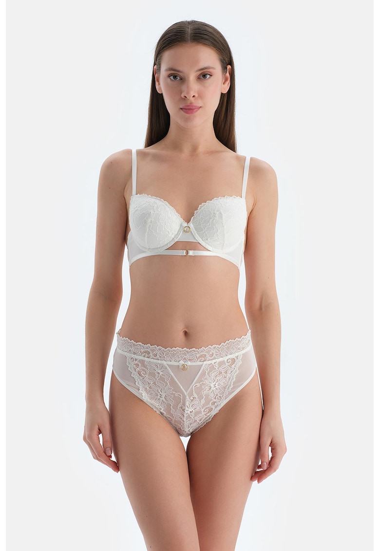 Chiloti brazilieni de dantela