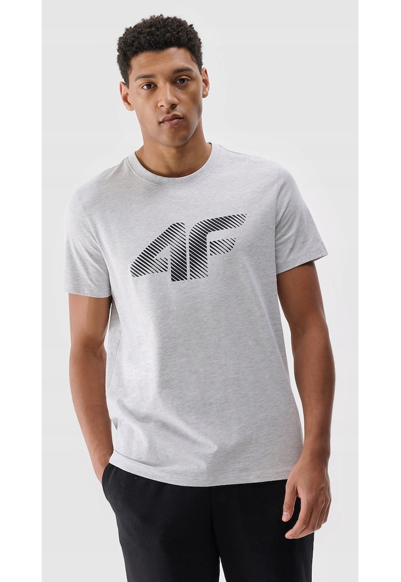 Tricou Barbati Gri Deschis SPORTSTYLE - Regular - 100% Bumbac - Marimi S-XXL - Imprimeu 4F - Casual & Sportiv - Confortabil & Durabil