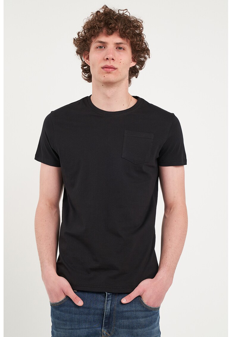 Tricou elastic cu buzunar pe piept - Negru