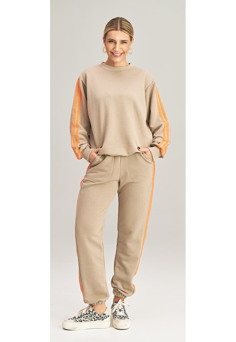Set trening dama bej - bumbac 90% - elastan 10% - croiala lejera - design modern -