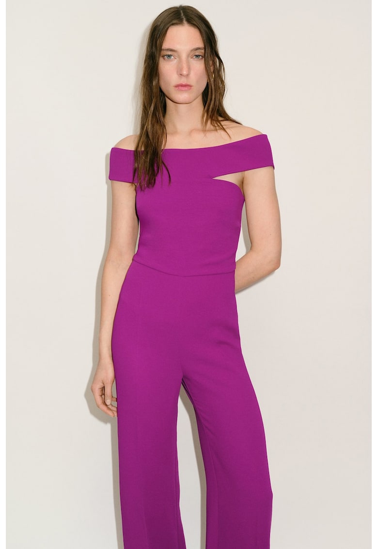 Salopeta uni cu decolteu pe umeri