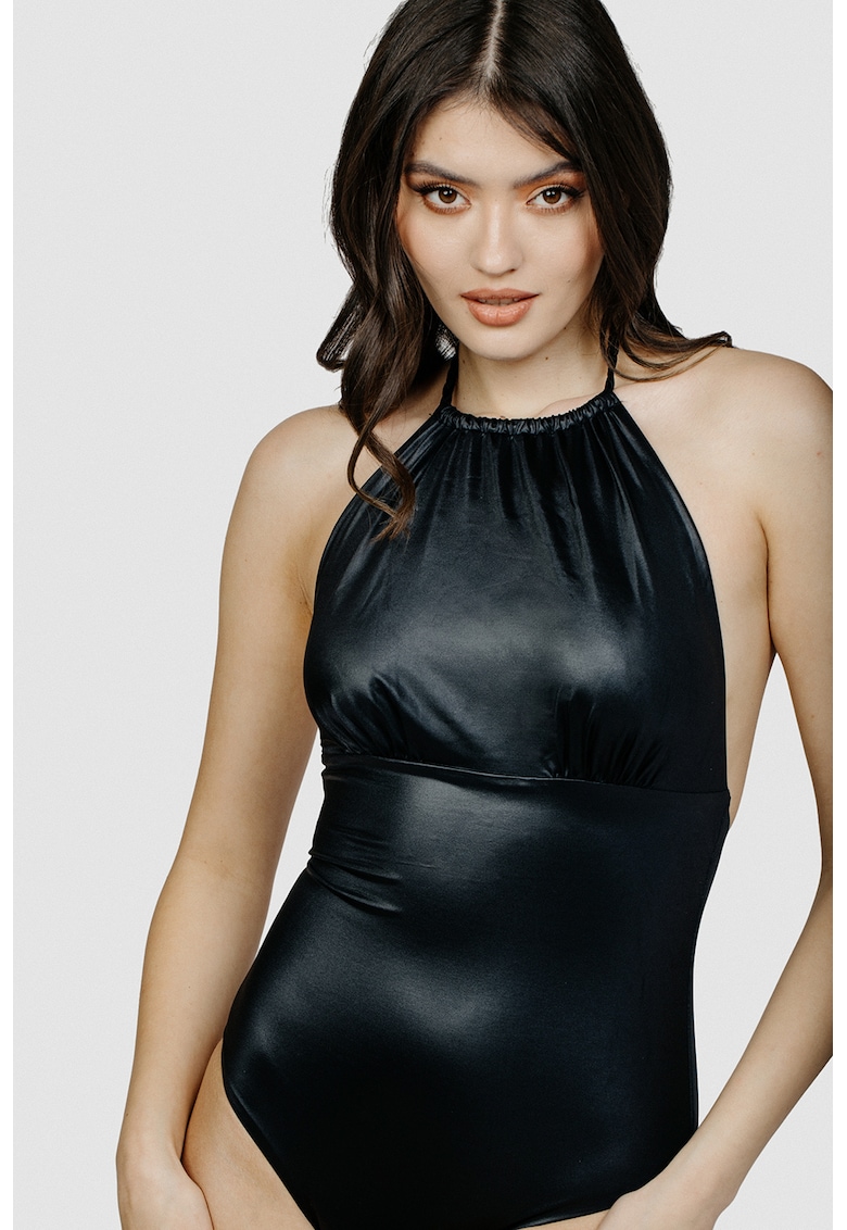 Costum de baie intreg cu model halter Costum de baie intreg cu model halter