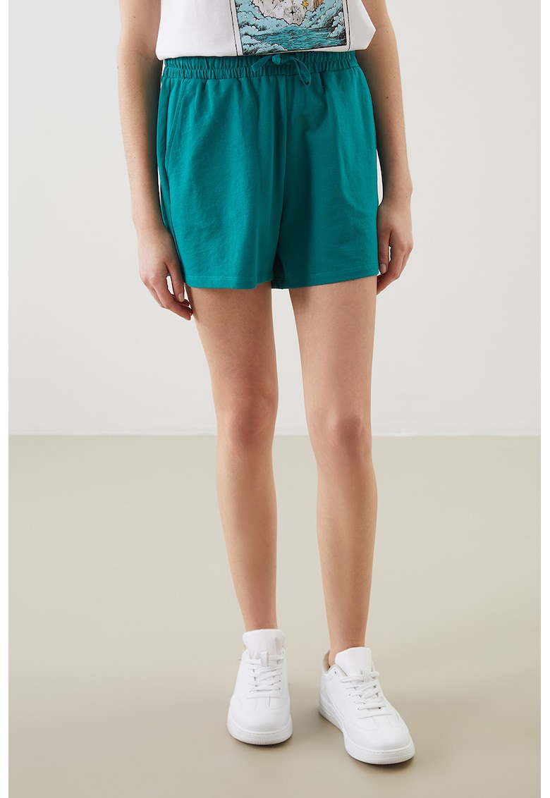 Pantaloni scurti cu snur de ajustare