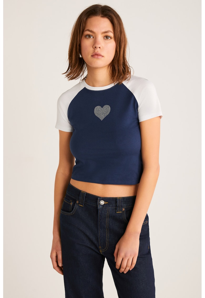 Tricou crop cu decolteu la baza gatului