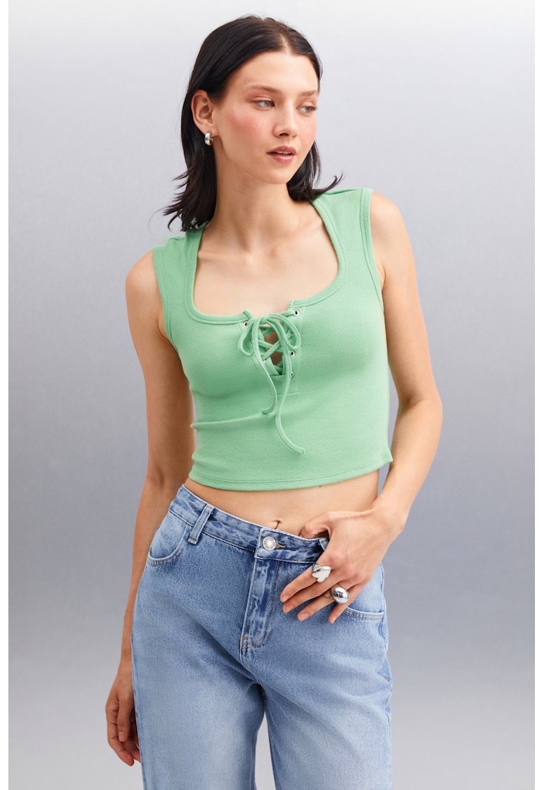 Bluza crop cu decolteu patrat