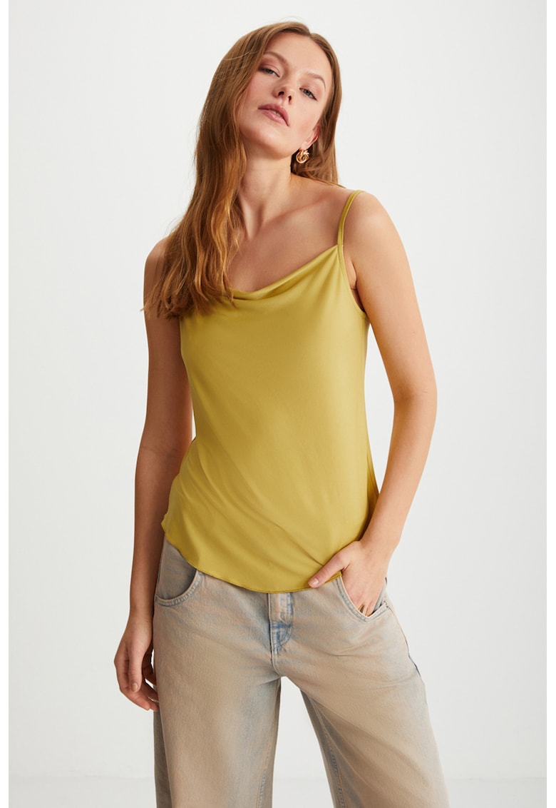 Top cu bretele inguste