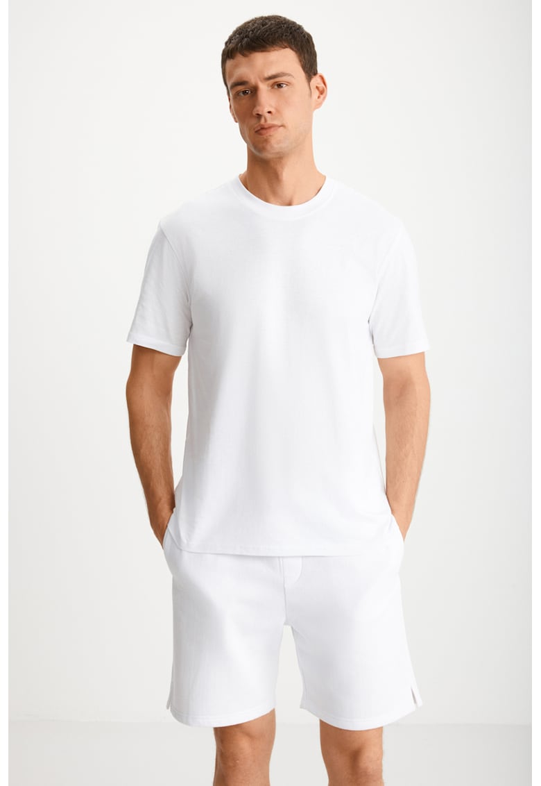 Tricou slim fit din amestec de bumbac cu decolteu la baza gatului Tiago