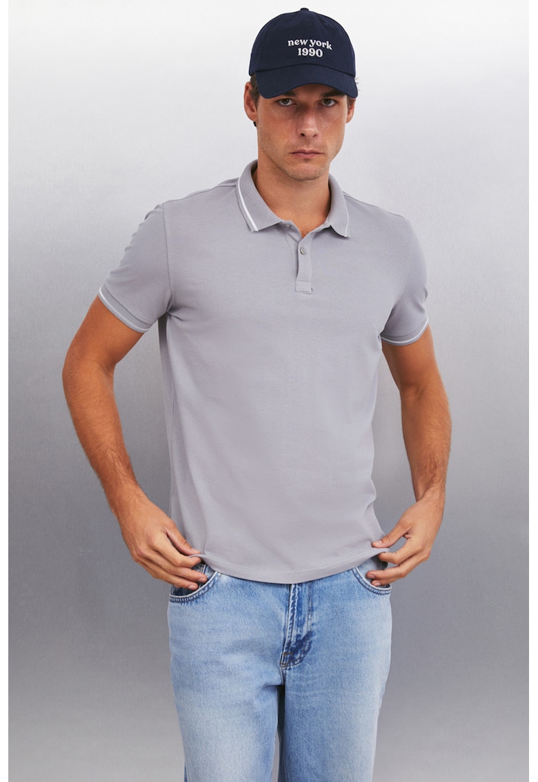 Tricou polo cu accente cu model in dungi