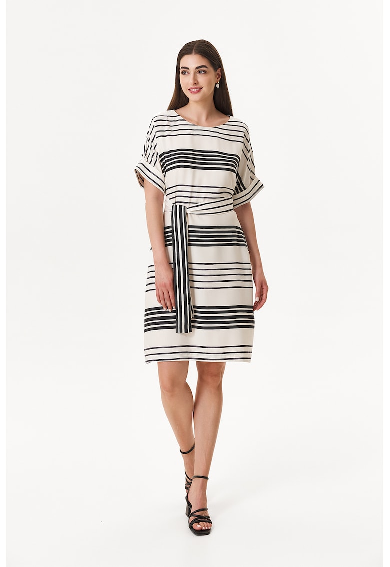 Rochie cu cordon in talie