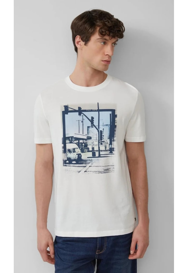 Tricou barbati cu imprimeu foto - decolteu la baza gatului si croiala Regular Fit - Alb