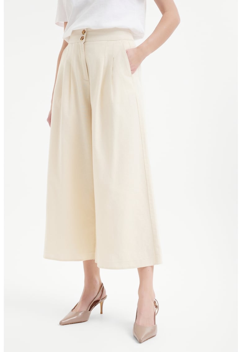 Pantaloni cu croiala ampla si talie inalta