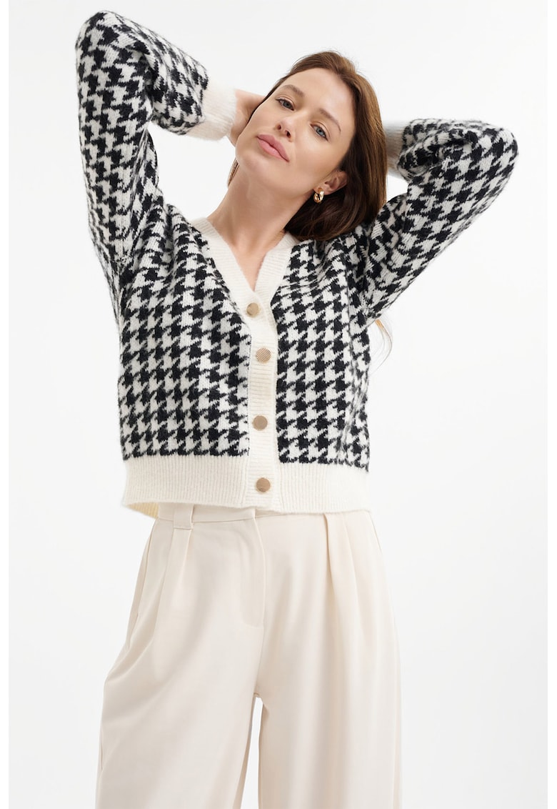 Cardigan cu decolteu in V si model houndstooth