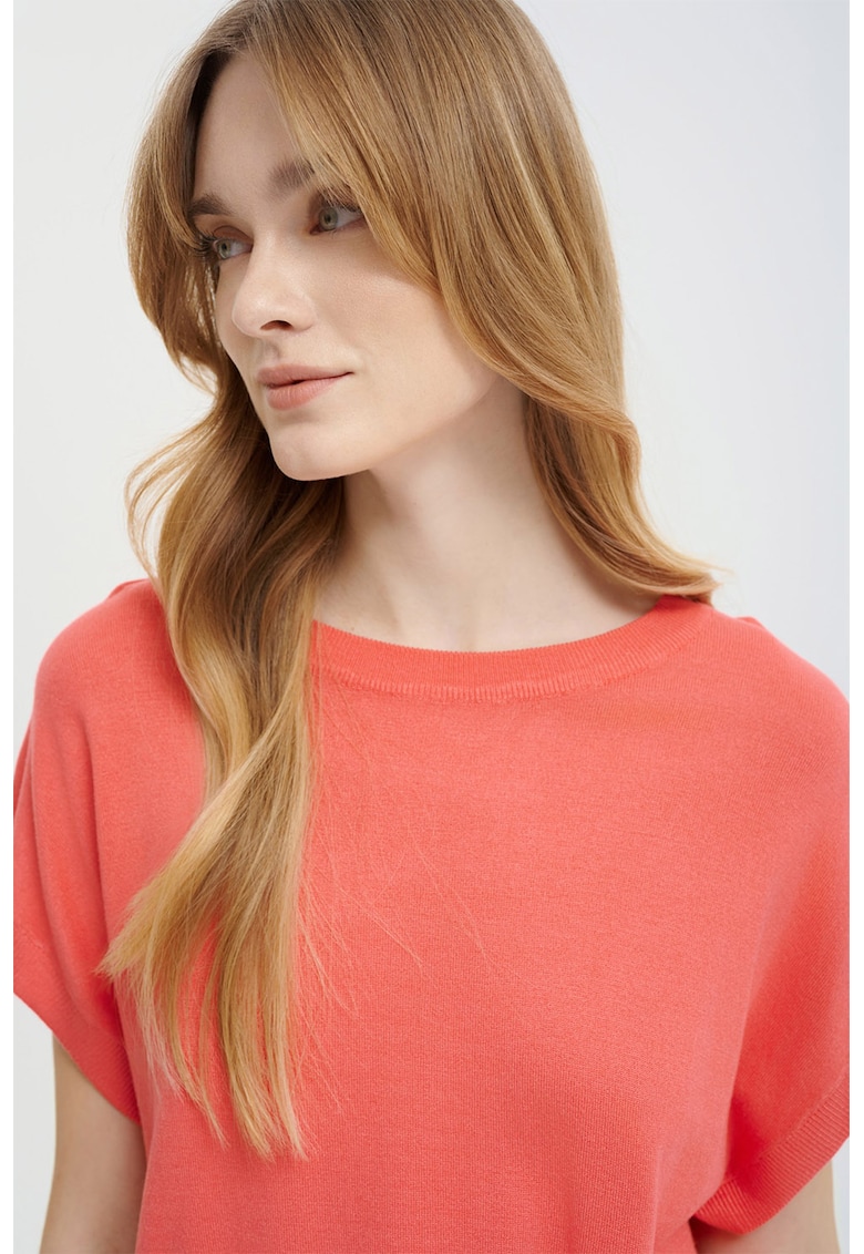 Pulover tricotat fin cu maneci scurte