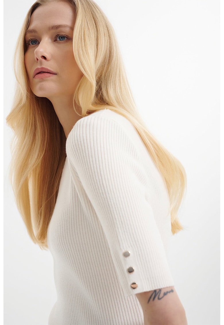 Pulover cambrat din amestec de modal