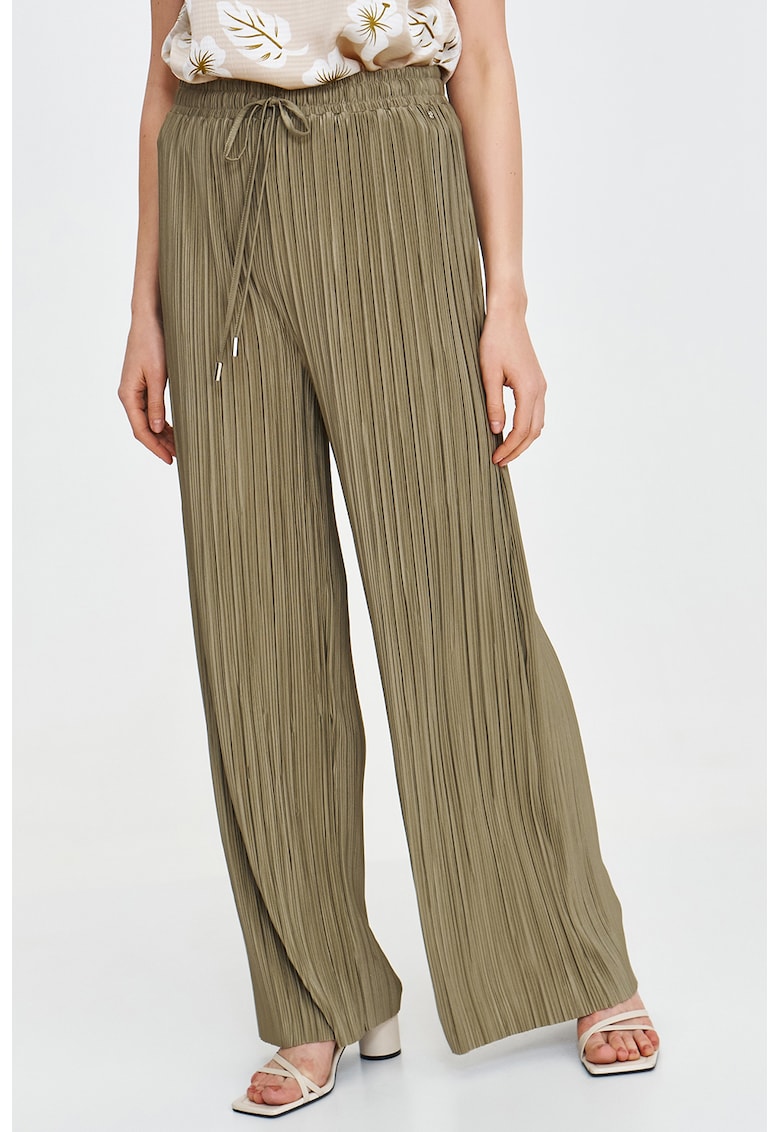 Pantaloni evazati cu snur in talie