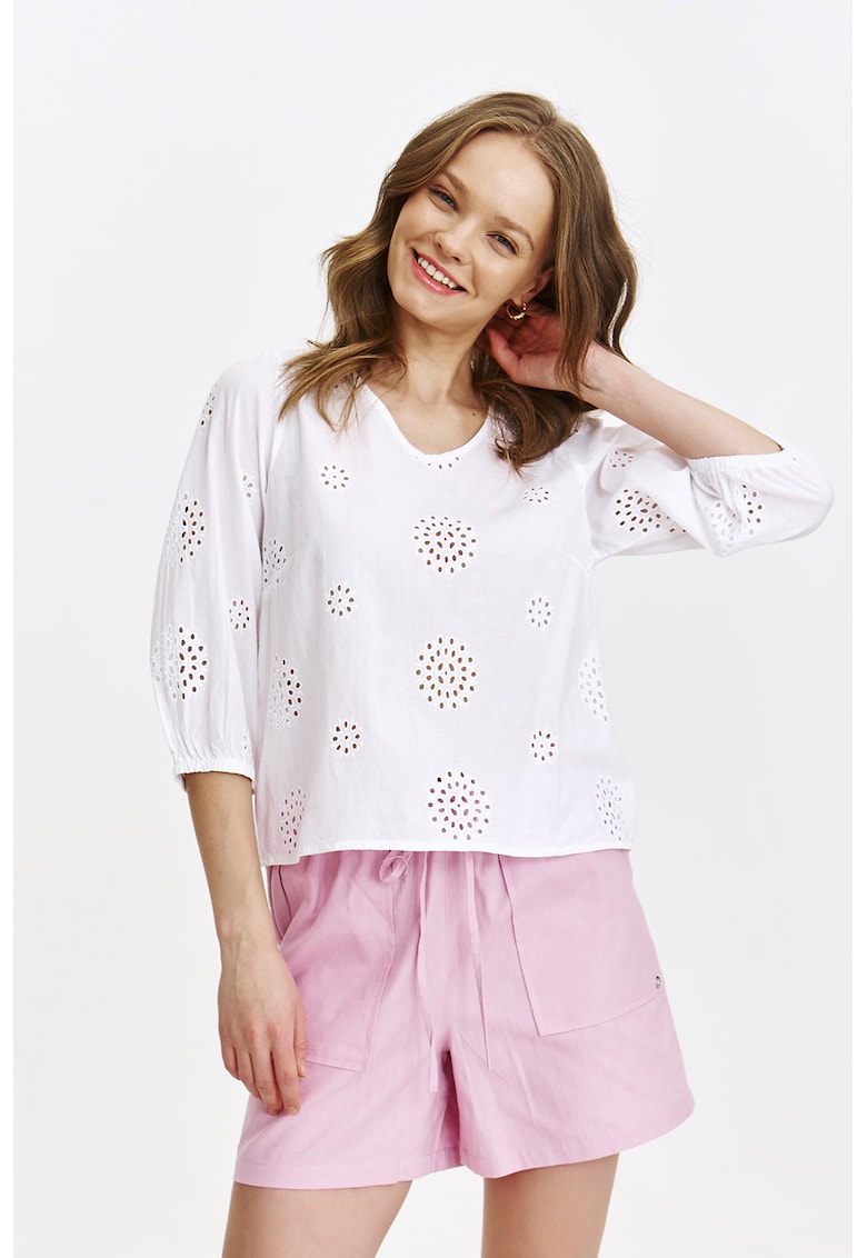 Bluza perforata cu decolteu in V si maneci medii