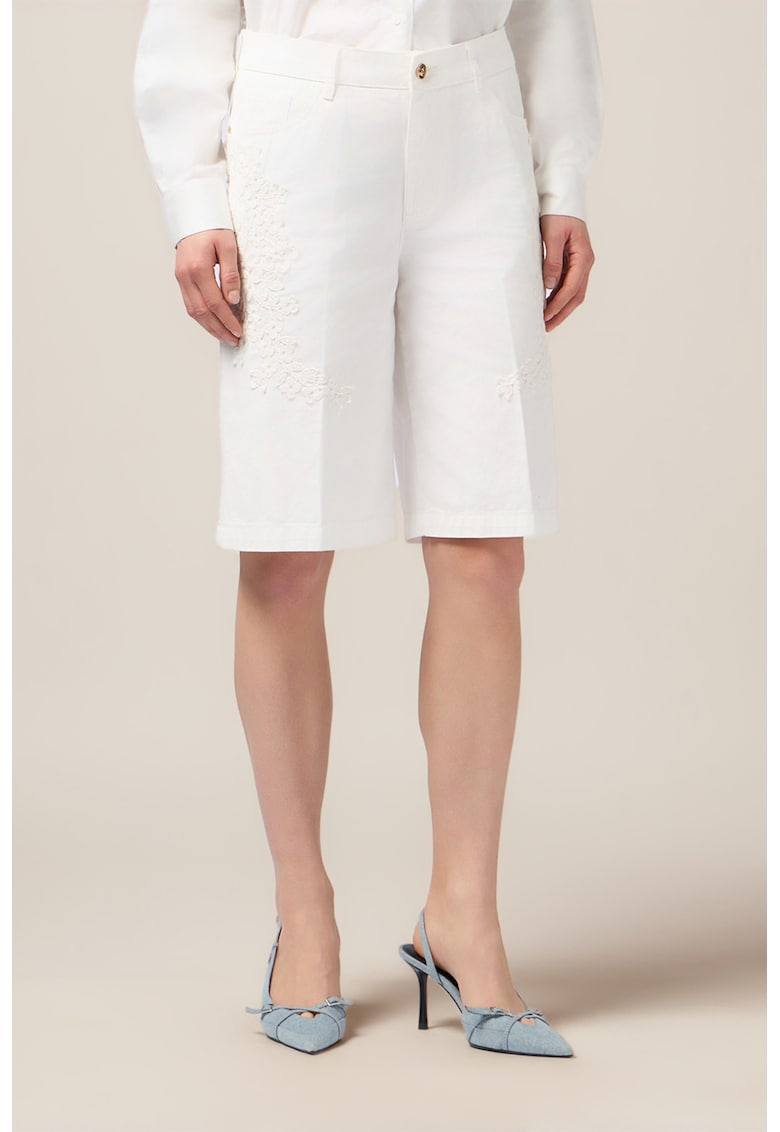Blugi scurti cu broderie