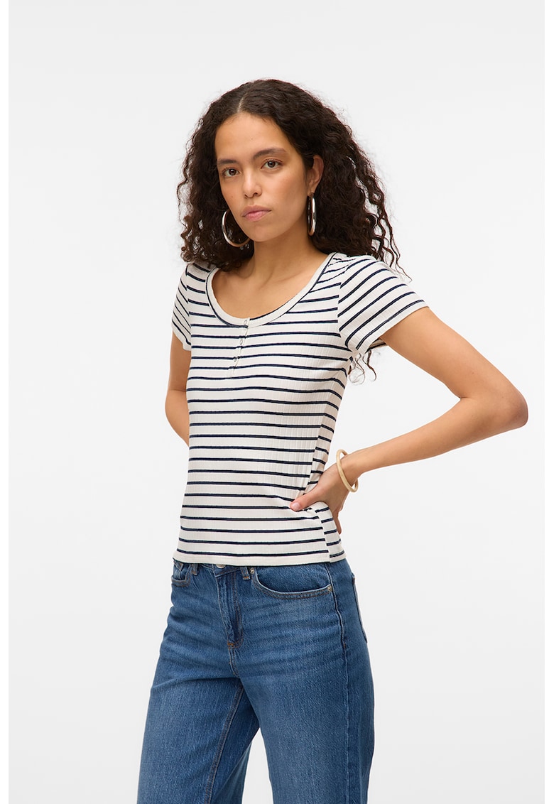 Tricou cu model in dungi Tricou cu model in dungi