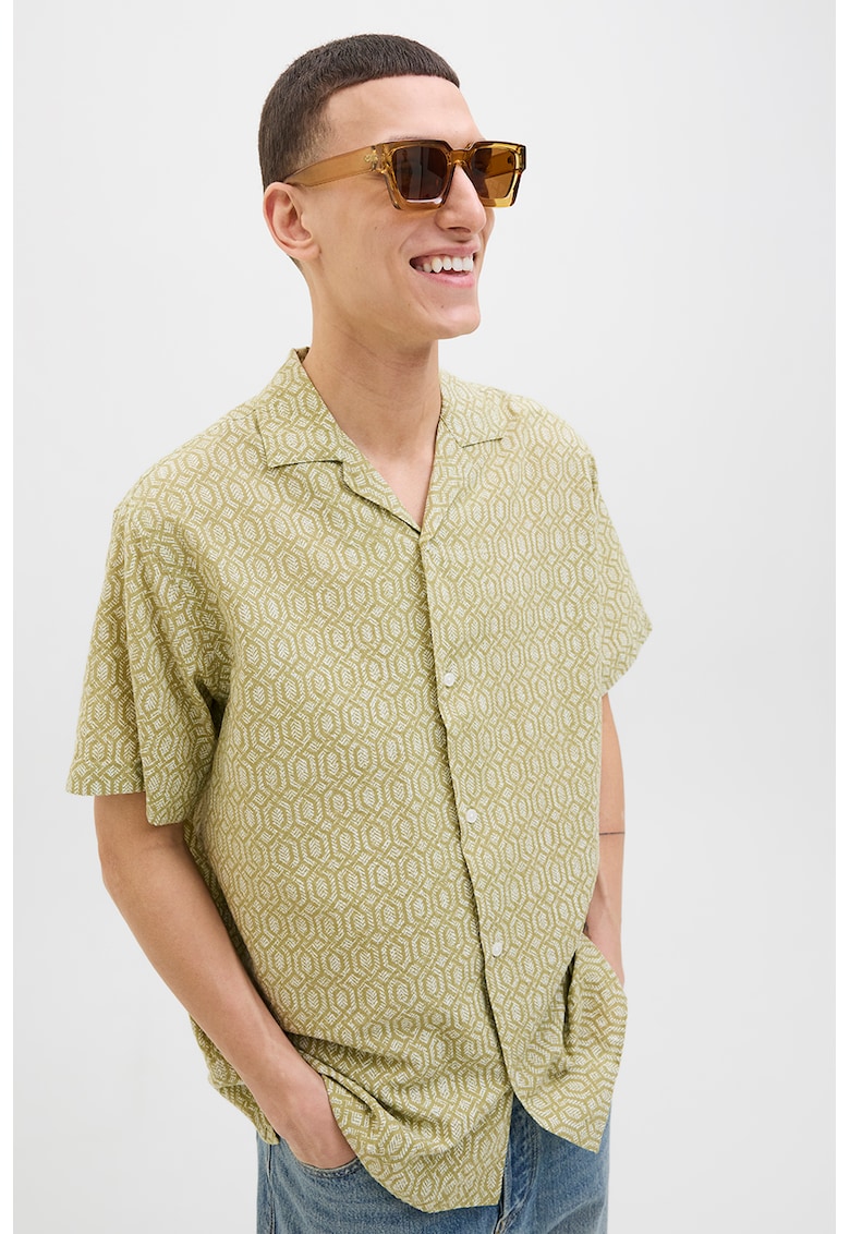 Camasa lejera cu model geometric